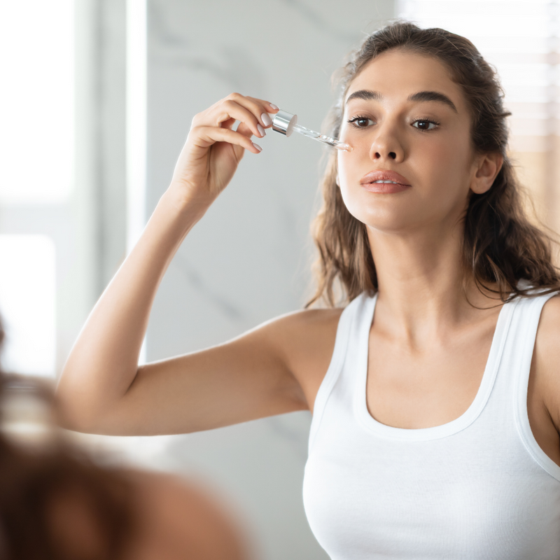 The difference between Serums, Facial Oils and Moisturisers (and when to apply them)