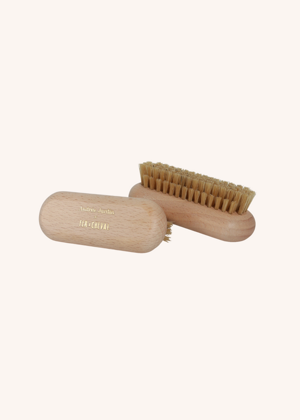 Fer À Cheval Wood and Silk Brush